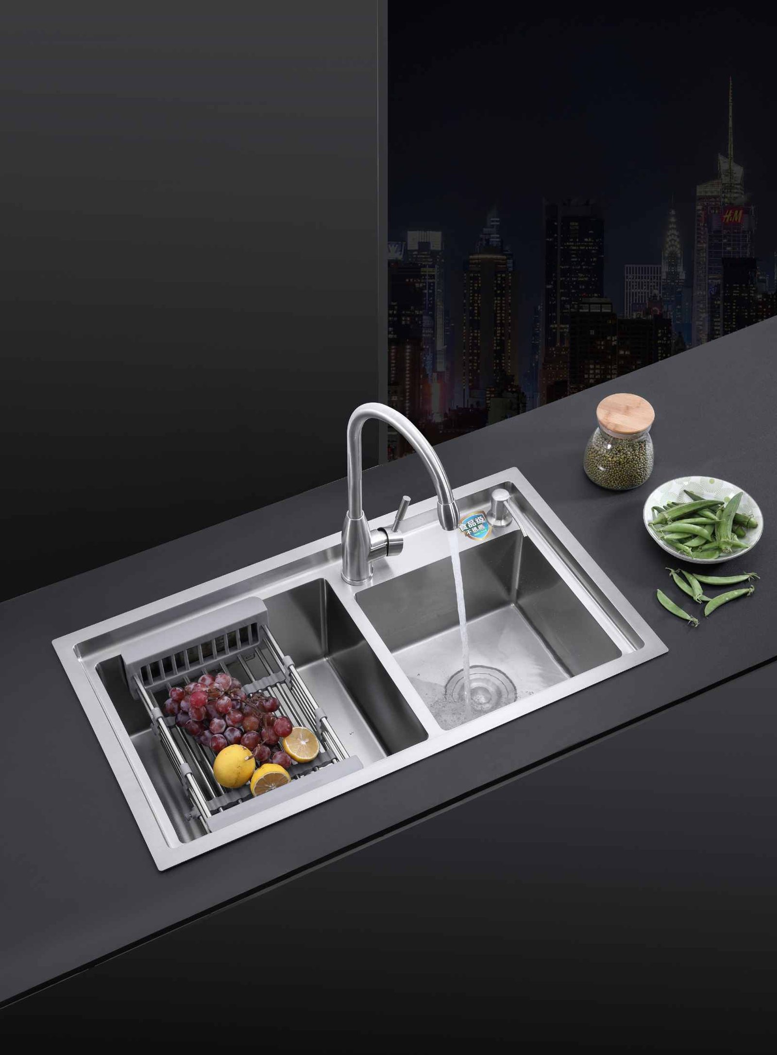 Matte Black Kitchen Sink detail 1 — BAOHUI HOME